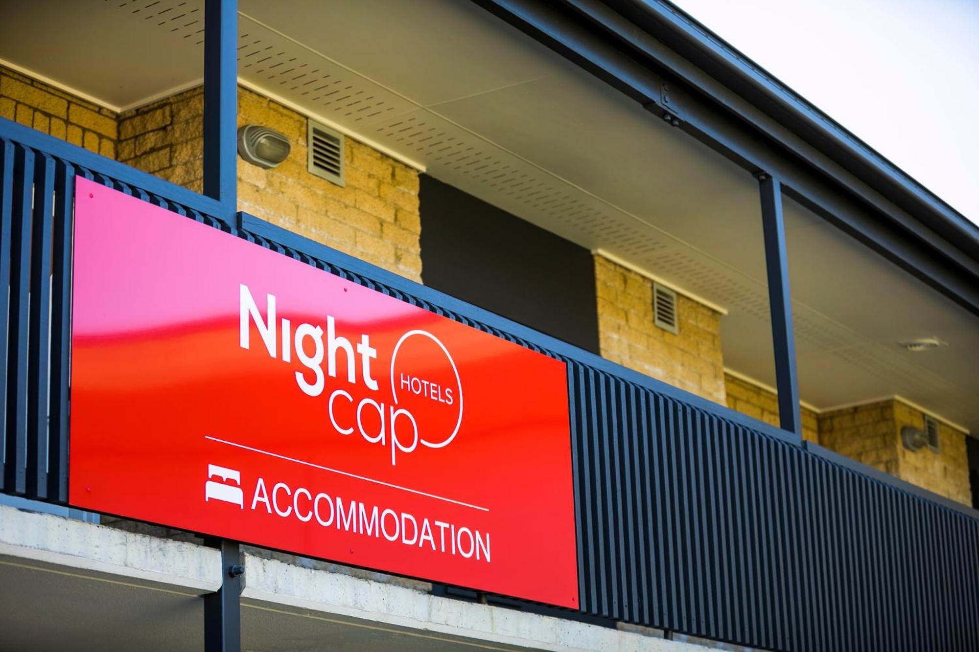 Nightcap At Kawana Waters Hotel Экстерьер фото