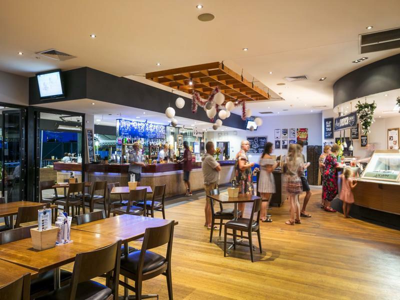 Nightcap At Kawana Waters Hotel Экстерьер фото